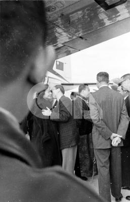 19570403001100