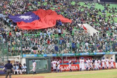U12世界盃　巨幅國旗鼓舞台灣小將（1）
