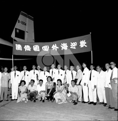 越南華僑回國致敬團抵台| 生活 | 中央社影像空間